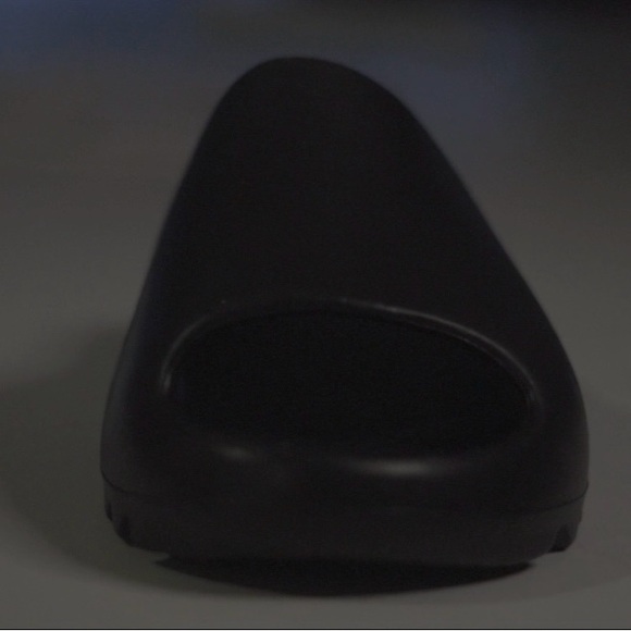 Black Onyx Yeezy Slides size 12 - Picture 7 of 7